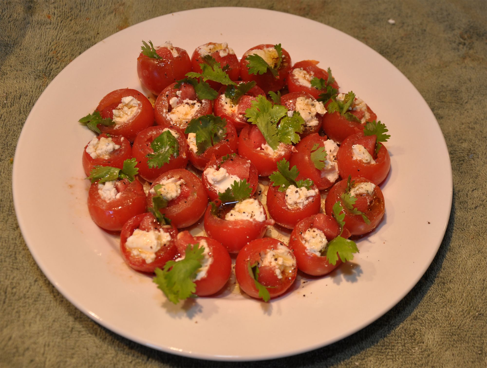 Mini Ornaments - Tomato Hors D'houerves