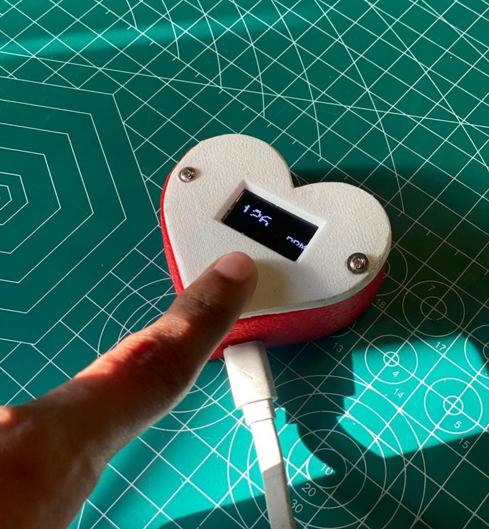 ❤️📟 BPM (Heart Rate) Monitoring System With Custom 3D-Printed Heart-Shaped Case