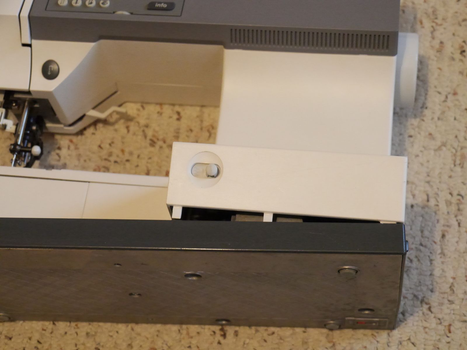 Adjust Timing on Pfaff 2030 Sewing Machine 8 Steps (with Pictures