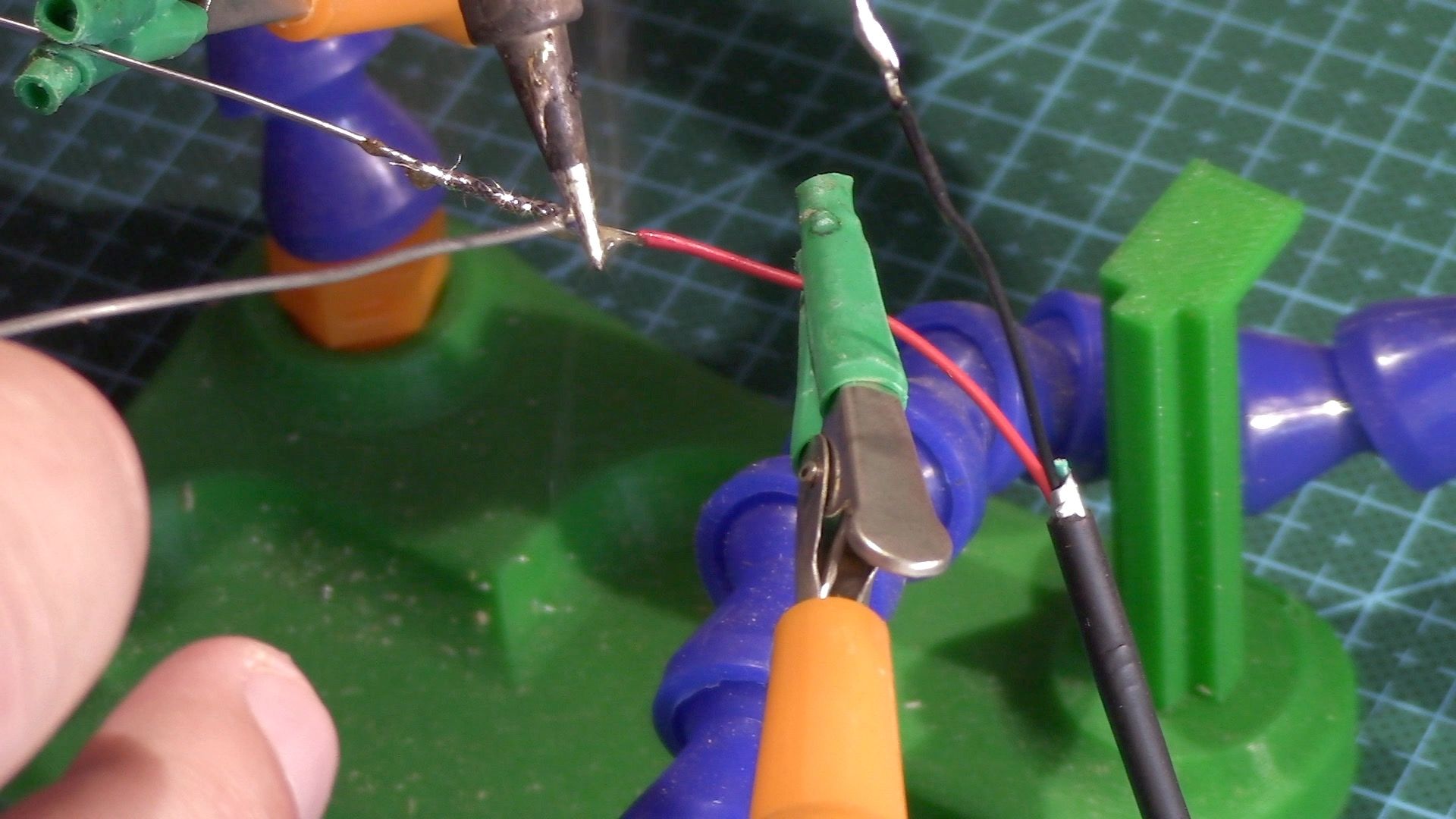 Hacking USB + Power Banks 10 Steps Instructables