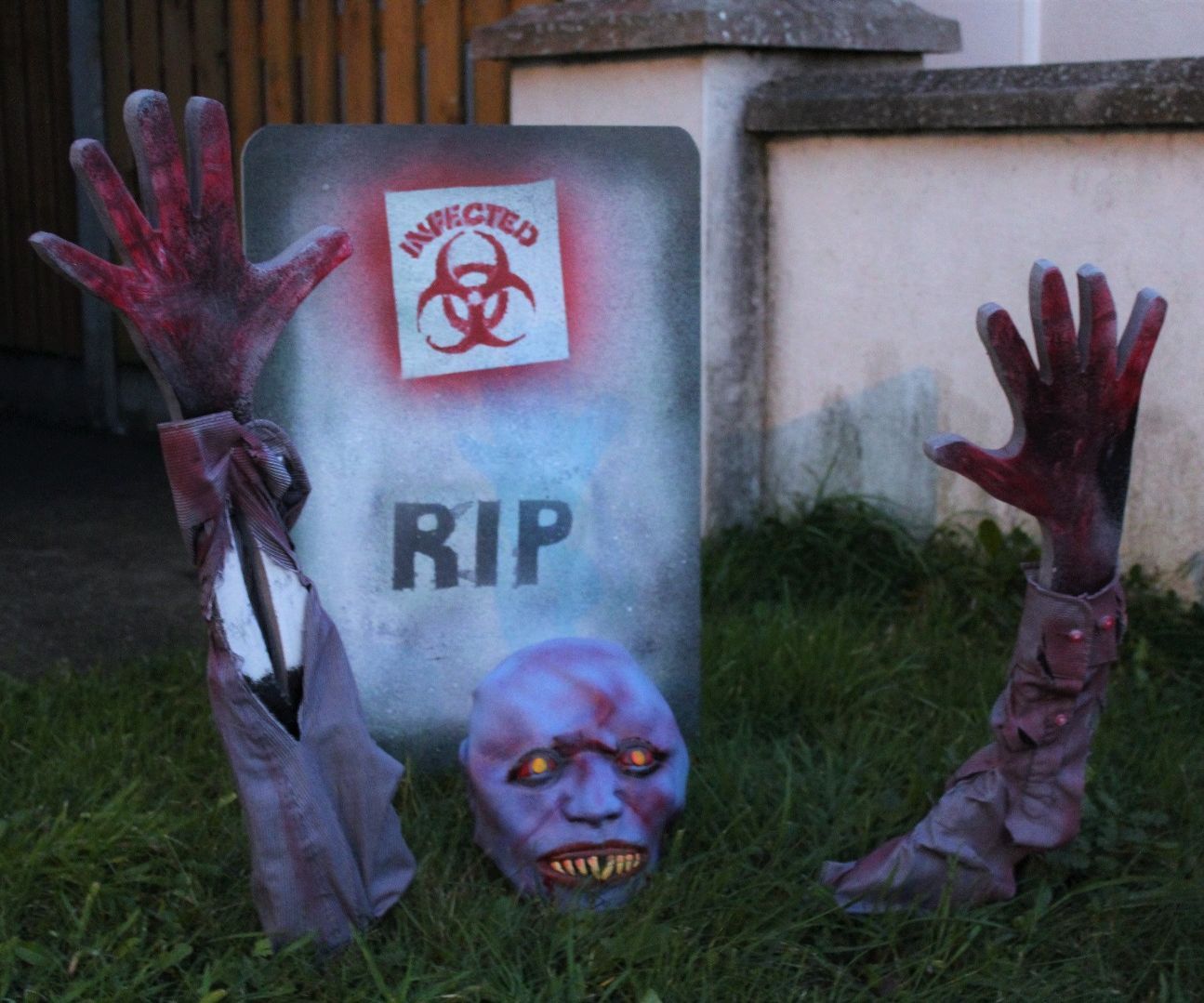 The Waking Dead Zombie!