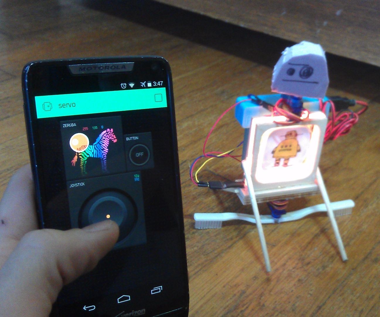 The Walking, Talking, Smarphone Controlled Instructables Robot
