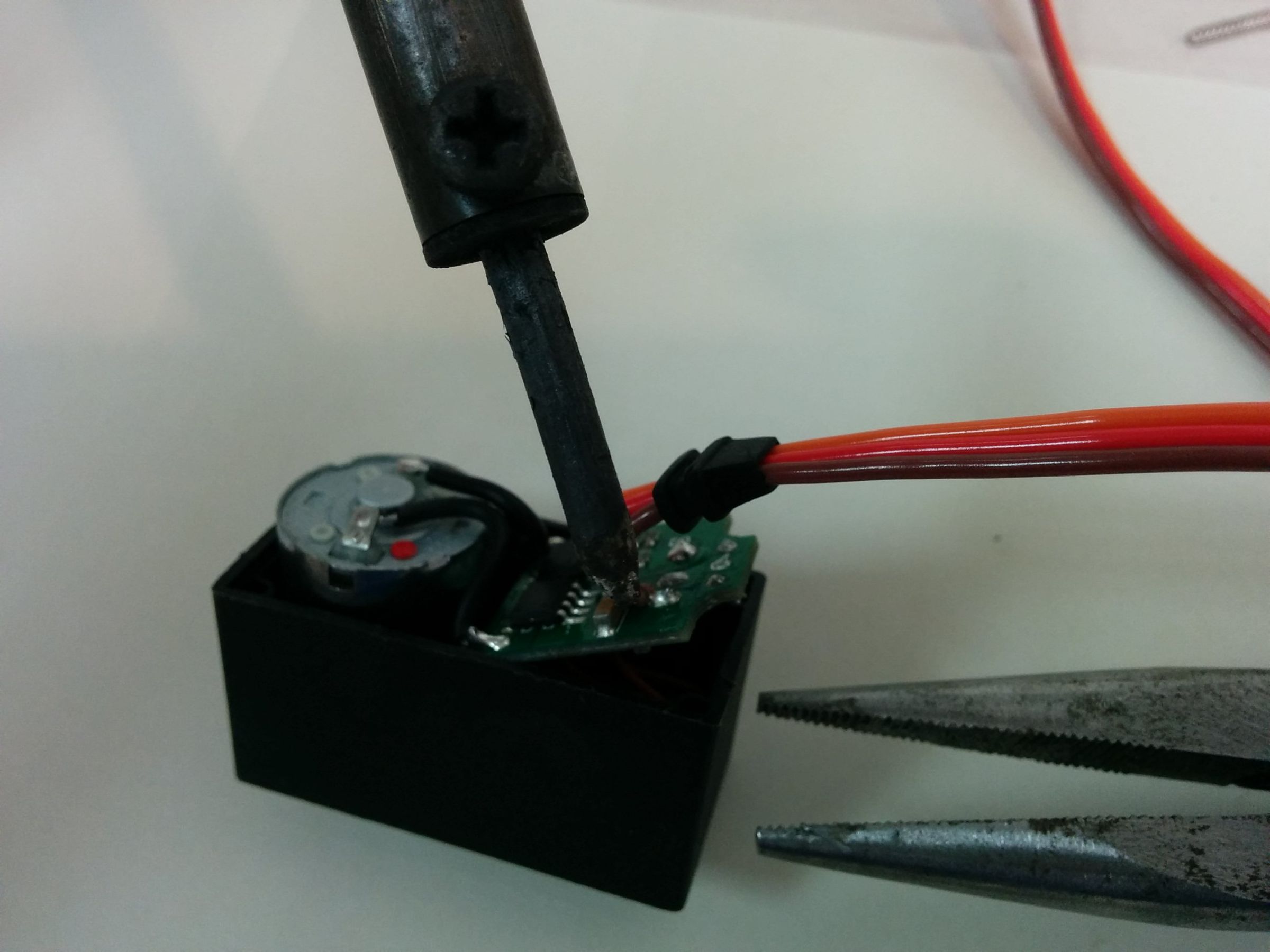 Converting a TowerPro MG995 Servo to a Linear Actuator 7 Steps (with