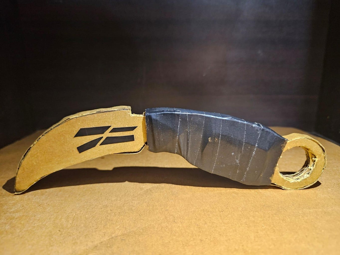 How To Make A Karambit Out Of Scissors Cardboard Karambit : 8 Steps - Instructables