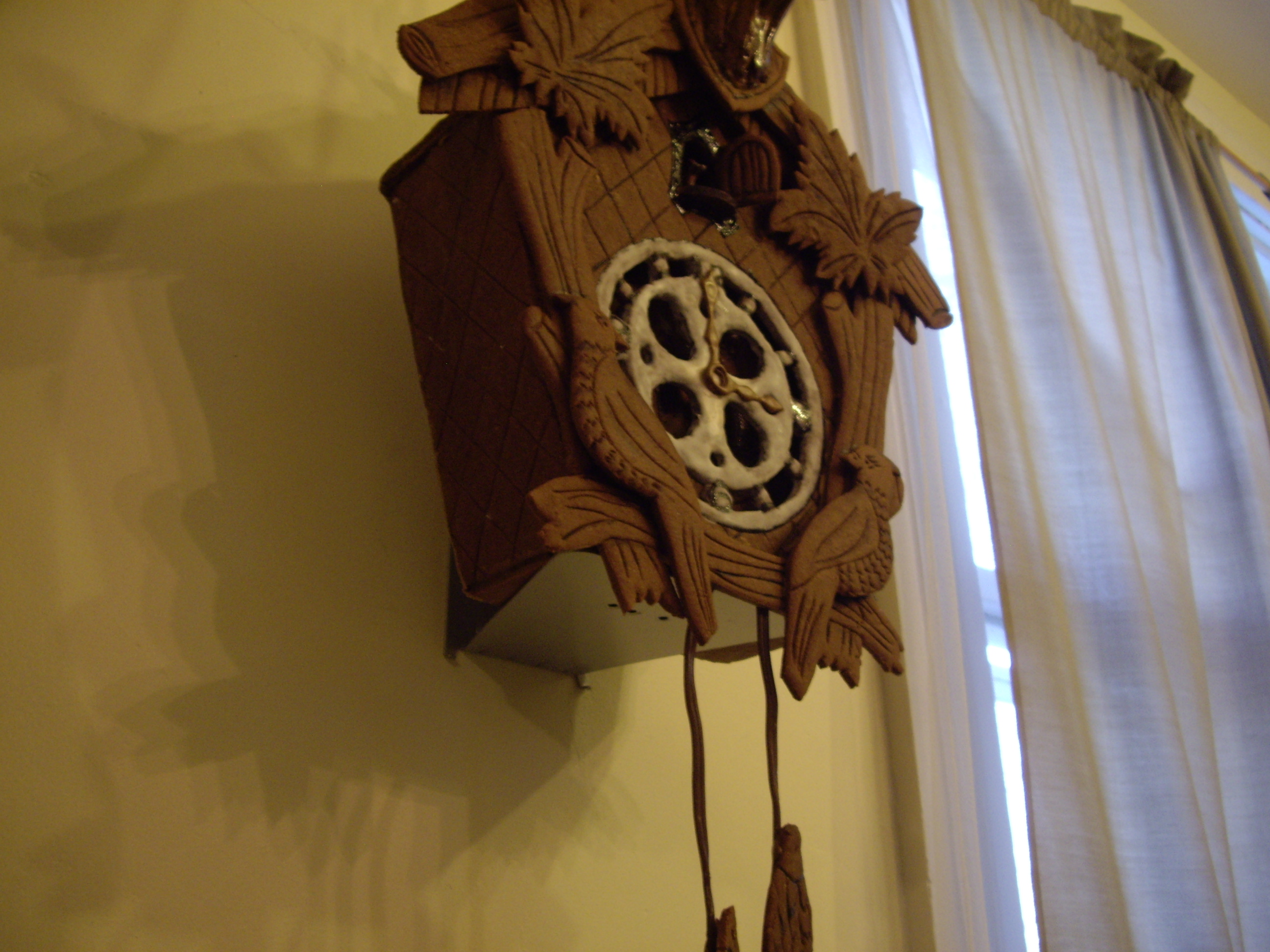 Edible Gingerbread Cuckoo Clock With Internal Gears 9 Steps (with