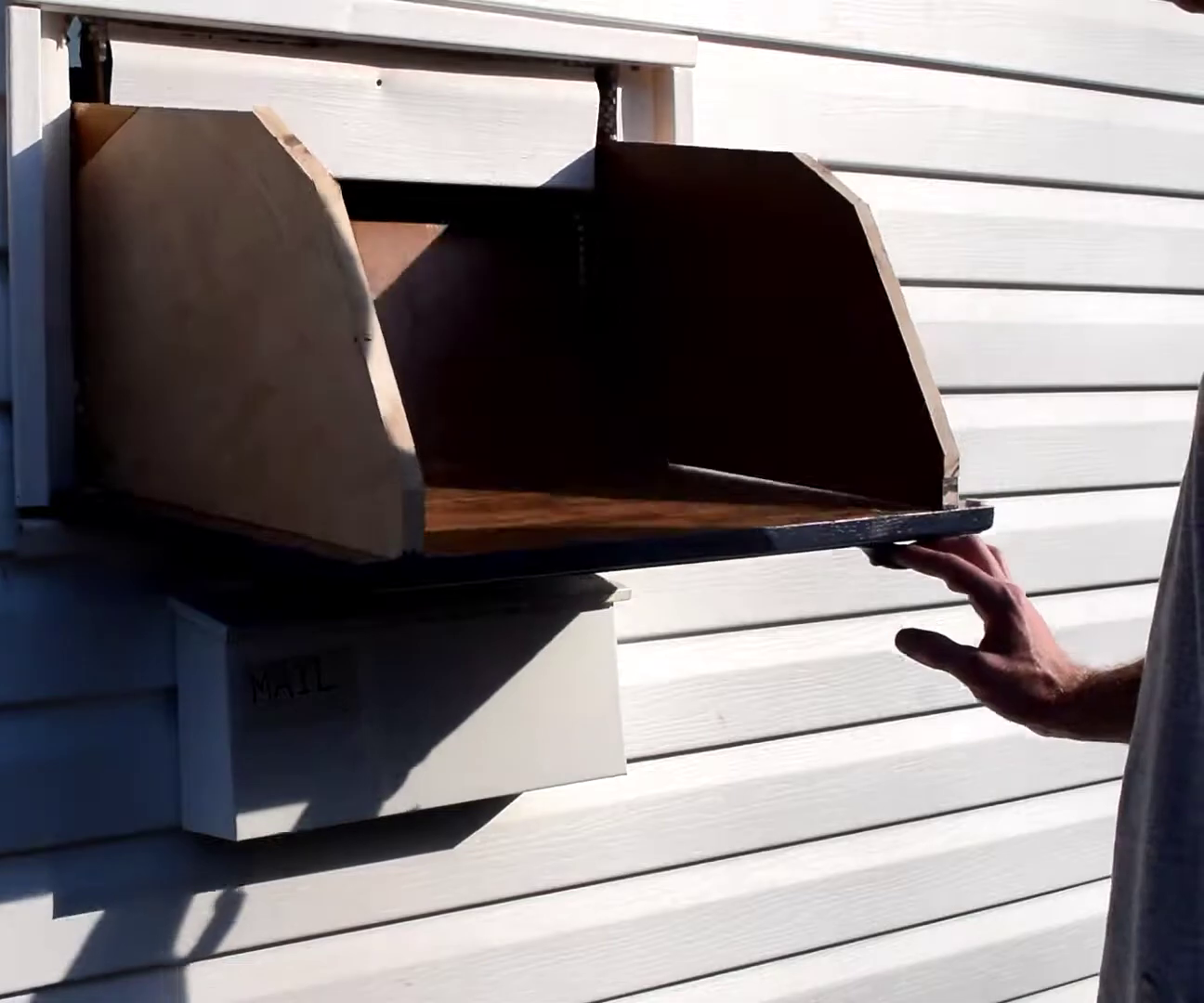 DIY Amazon Drop Box From Recycled Pallets – Cheap & Easy!