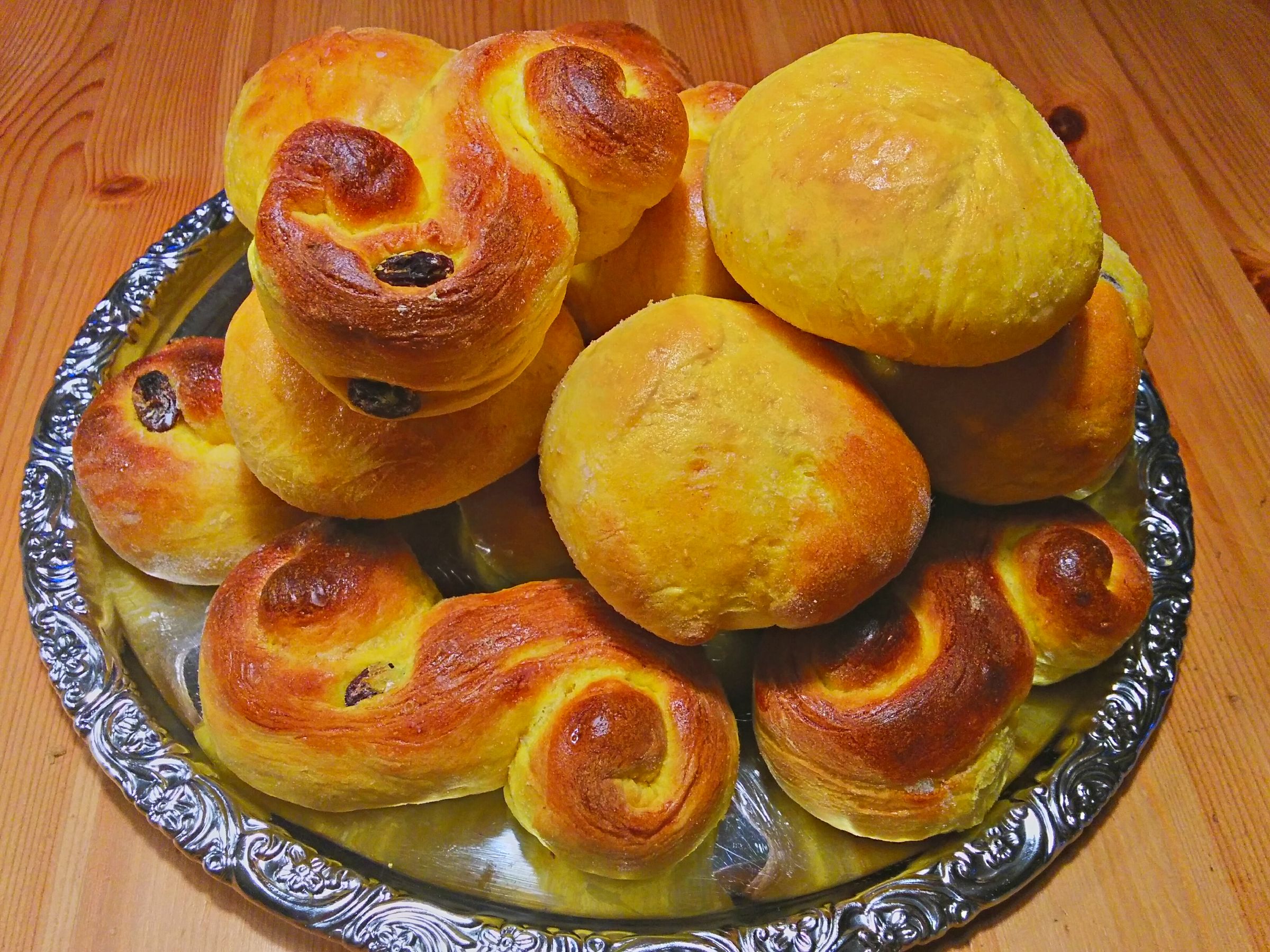 Traditional Swedish Christmas Lucia Buns - Lussebullar & Lussekatter