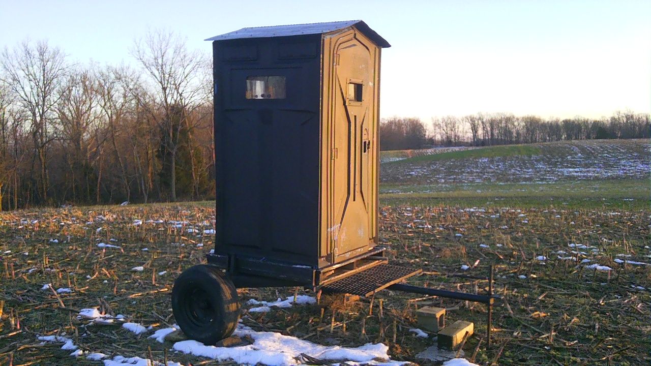 Redneck PortoDeerStand