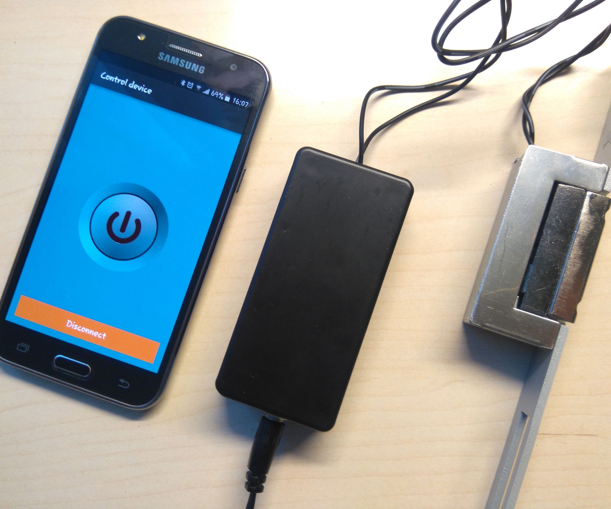 Arduino Bluetooth Controlled Electric Door Opener