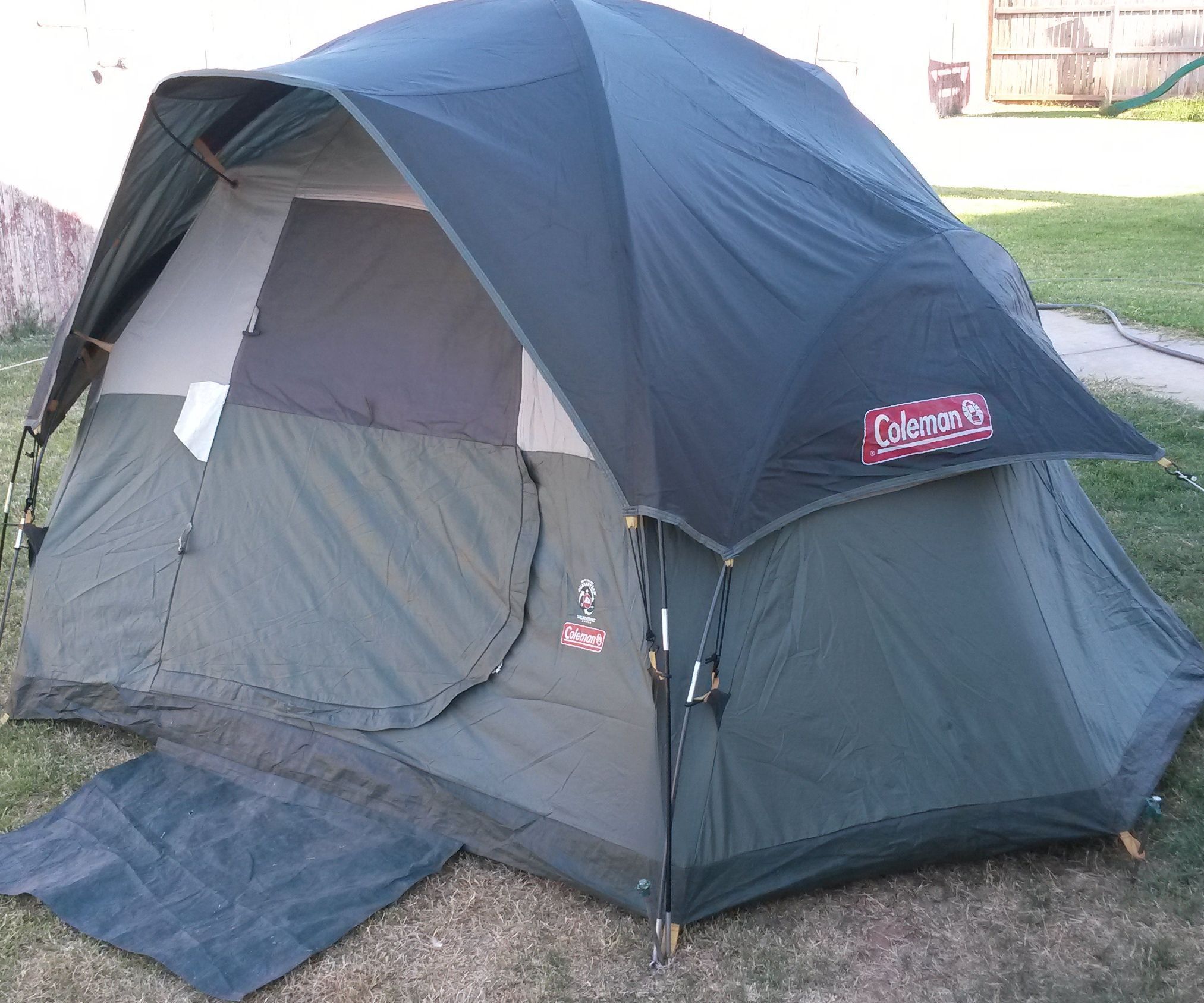 Quickly and Easily Pitch a 6 Man Tent!