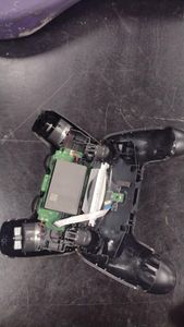 How to Take Apart a PS4 Controller for Repairs : 4 Steps - Instructables