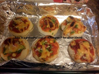 Make the No Yeast Mini Pizza