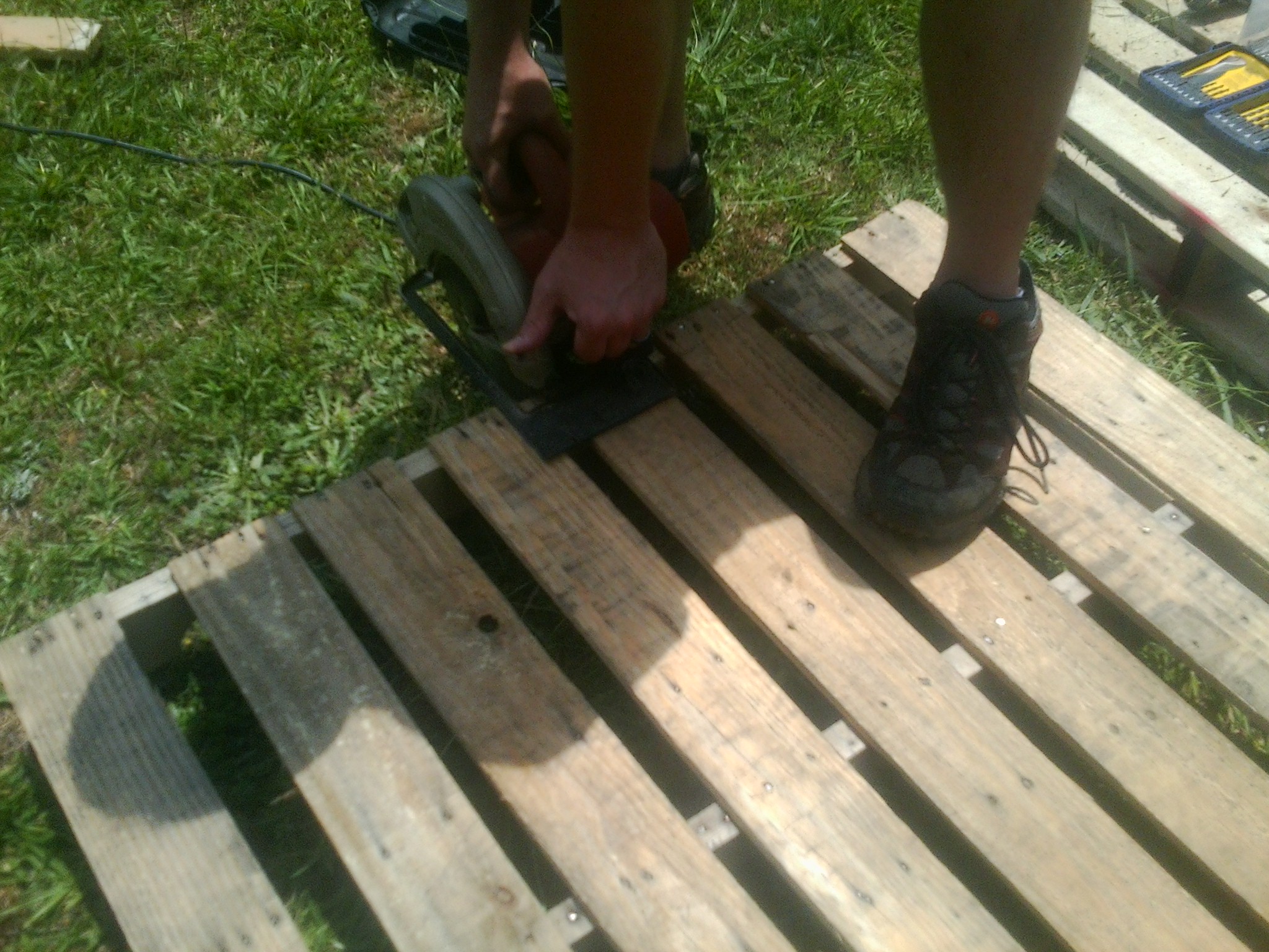 Raised Bed Garden From Old Pallets 10 Steps (with Pictures