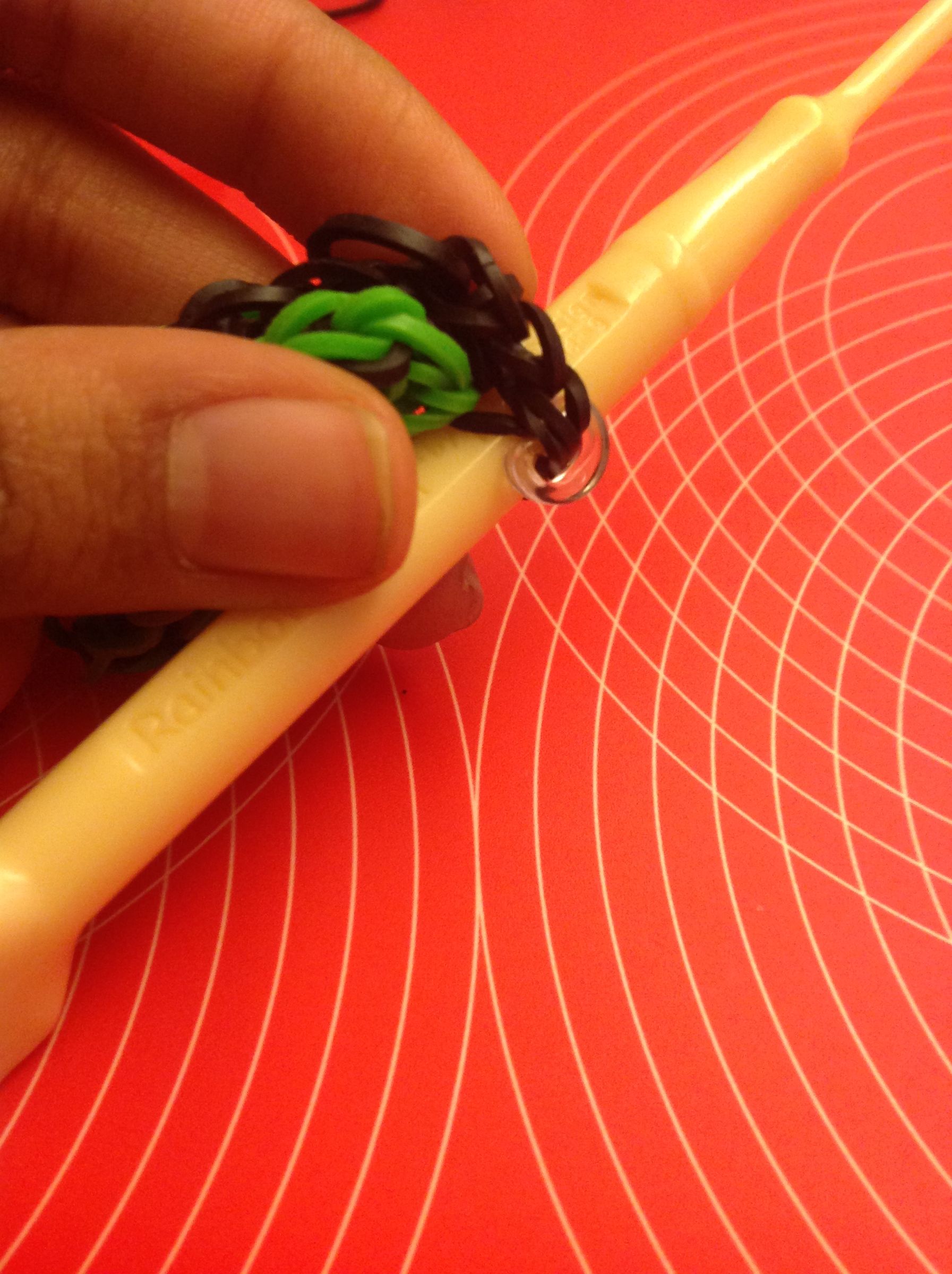 How to Make Rainbow Loom Triple SIngle 4 Steps Instructables