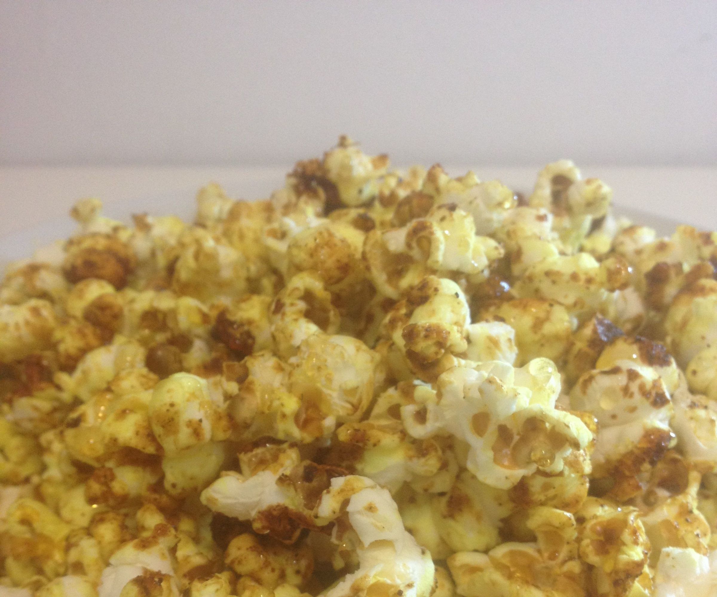 5 Minute Sweet´n´Spicy Curry Popcorn With Honey
