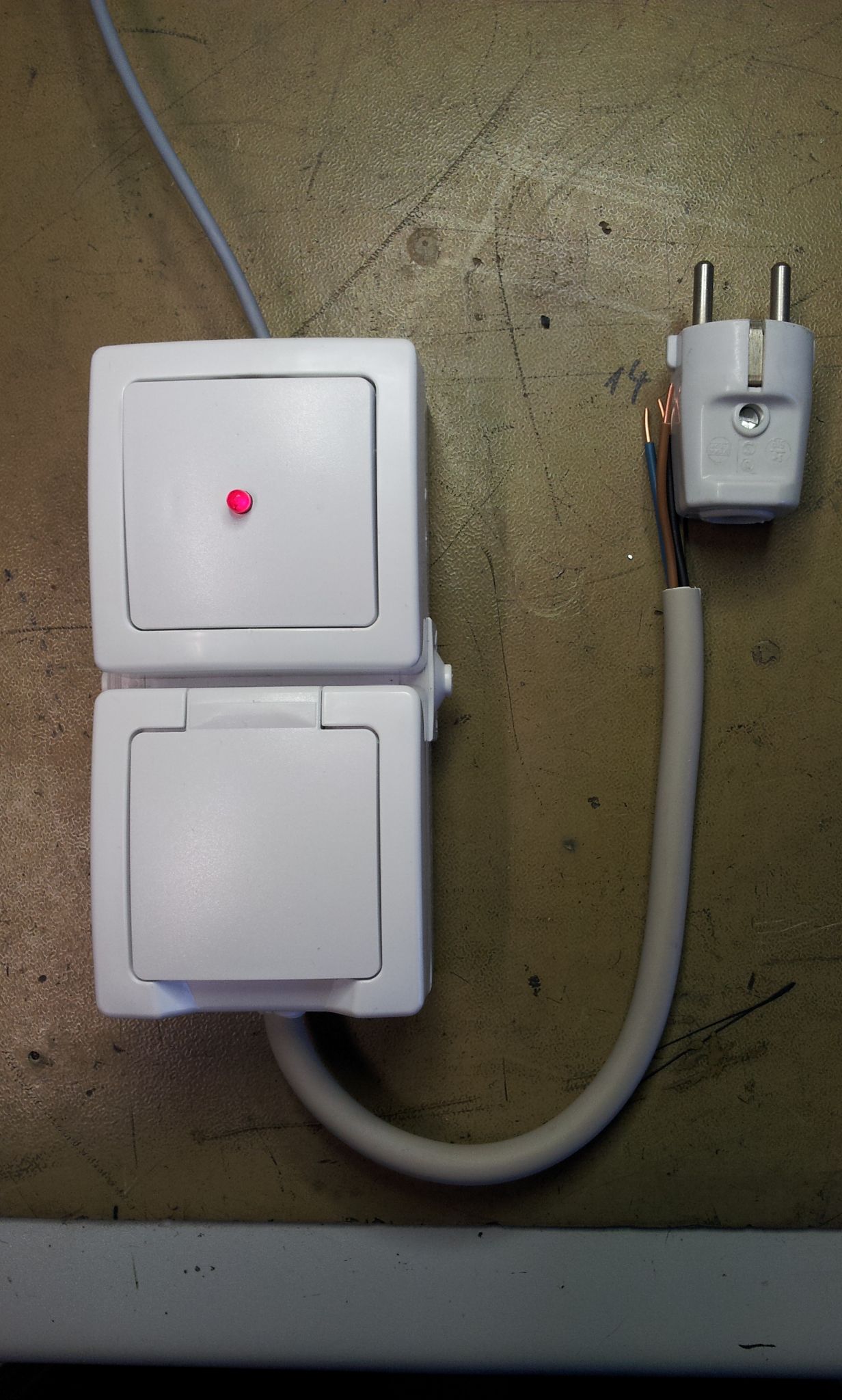 Nice and Cheap Enclosure for a Power Switch : 4 Steps (with Pictures ...