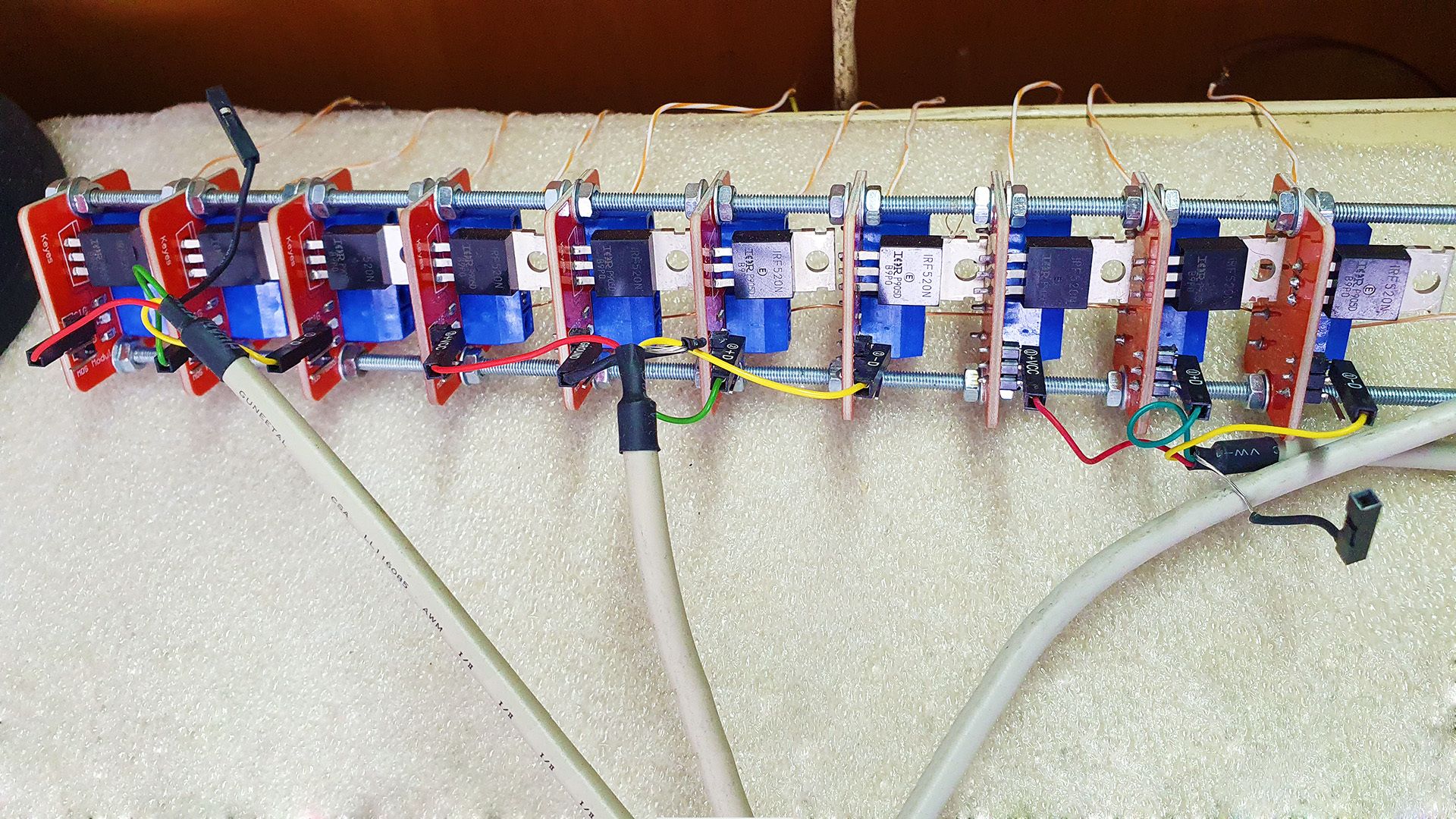 Running LED Strips Tutorial (600W Capable) 6 Steps Instructables