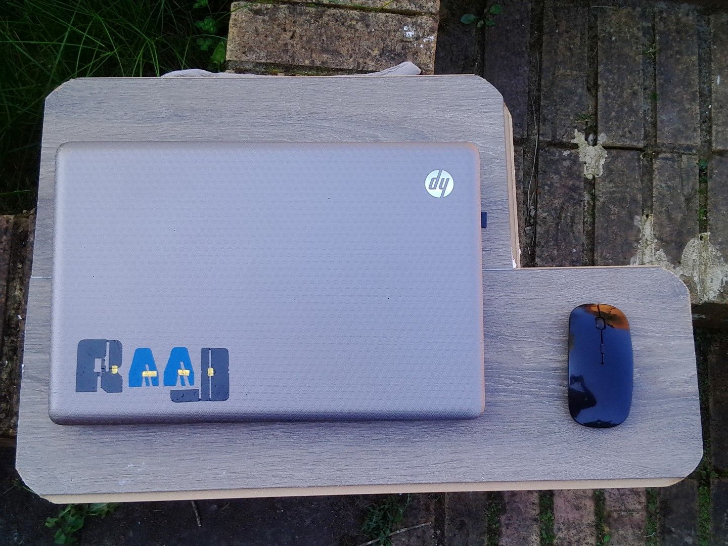 Super Simple DIY Lapdesk From (Scrap) Laminate Floor Boards 4 Steps