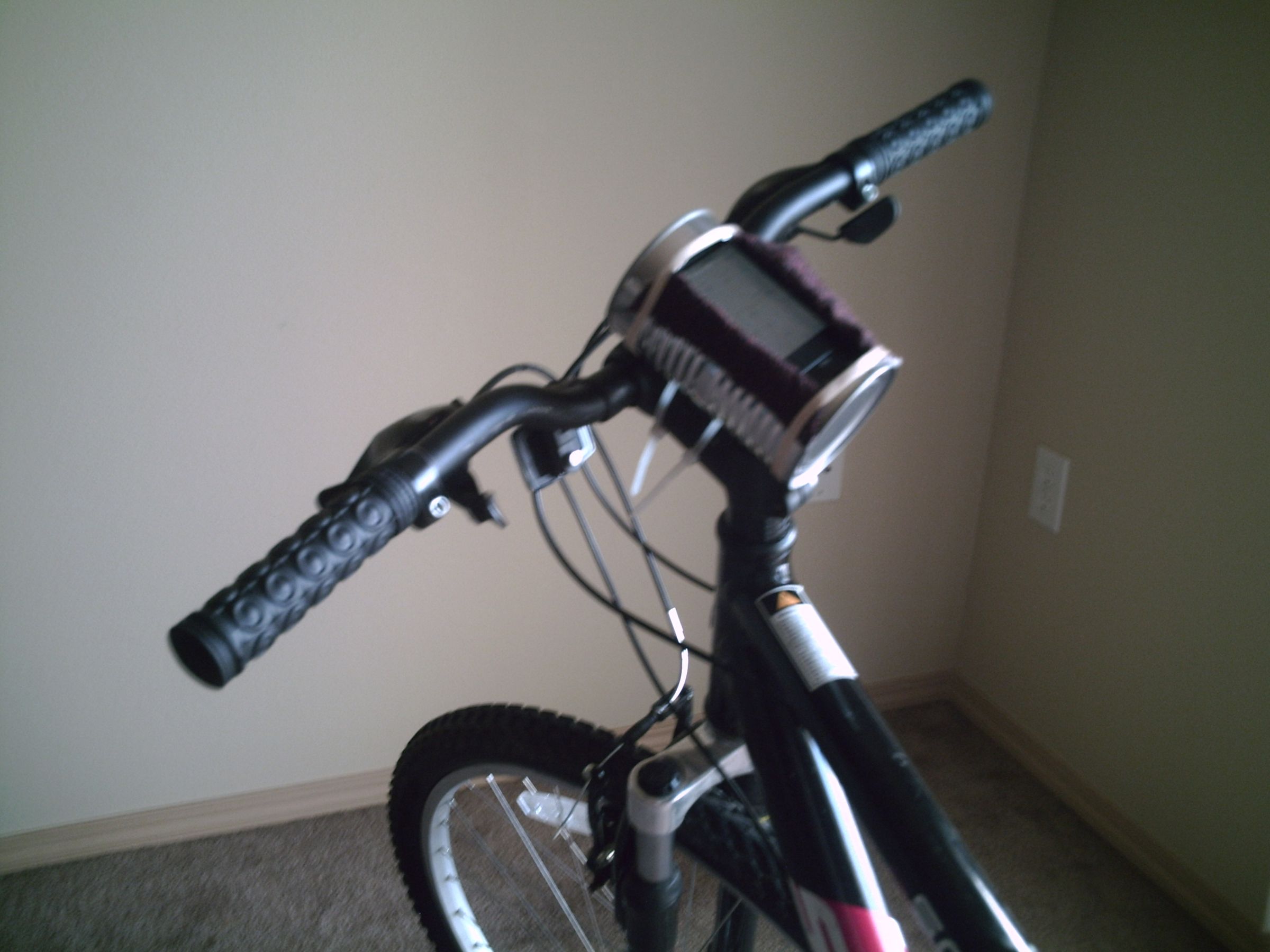 Bike Mounted Phone/Device Holder Via Aluminum Can
