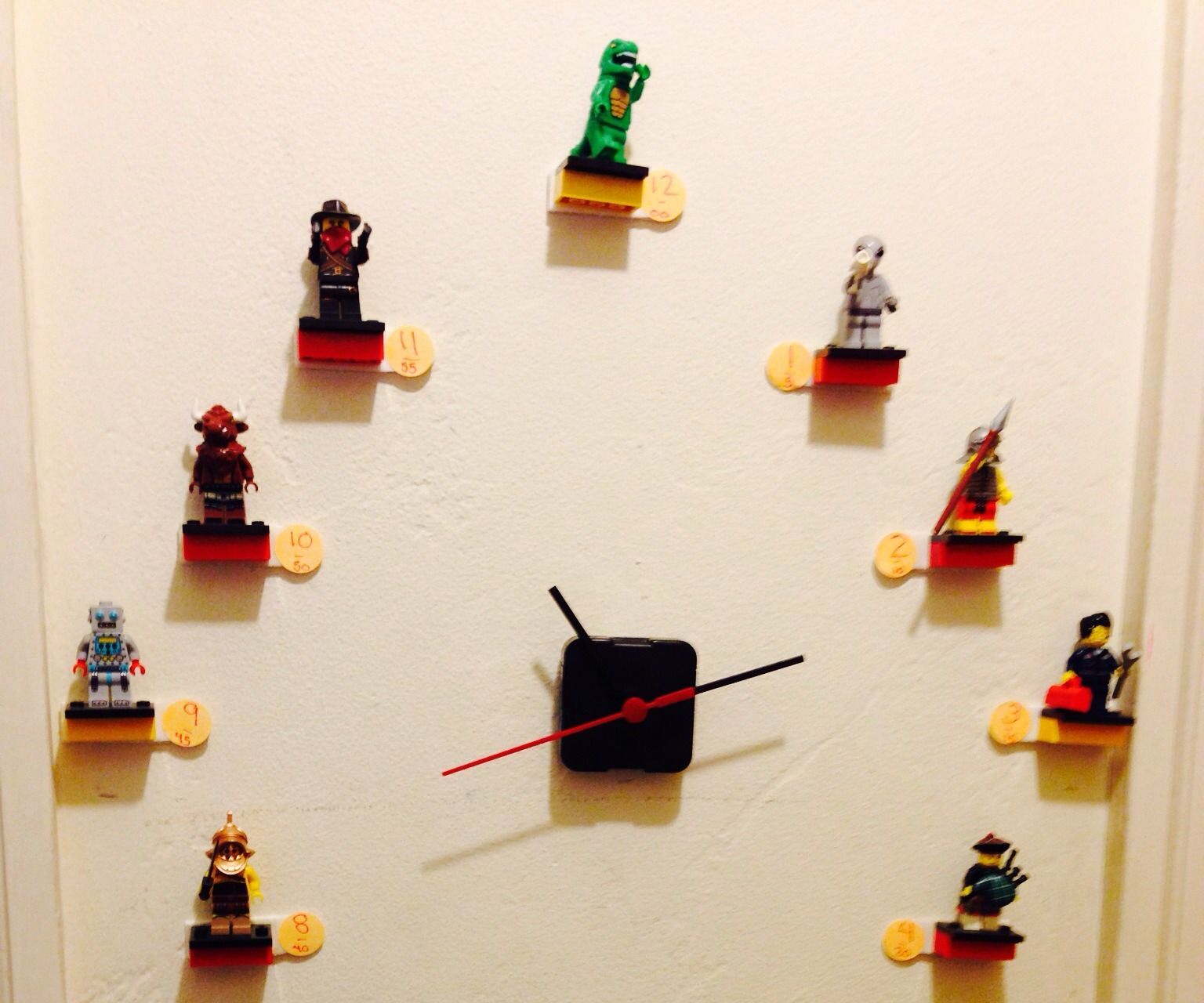 Minifigure Display/Wall Clock