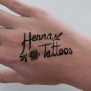 Making Your Own Henna Tattoo