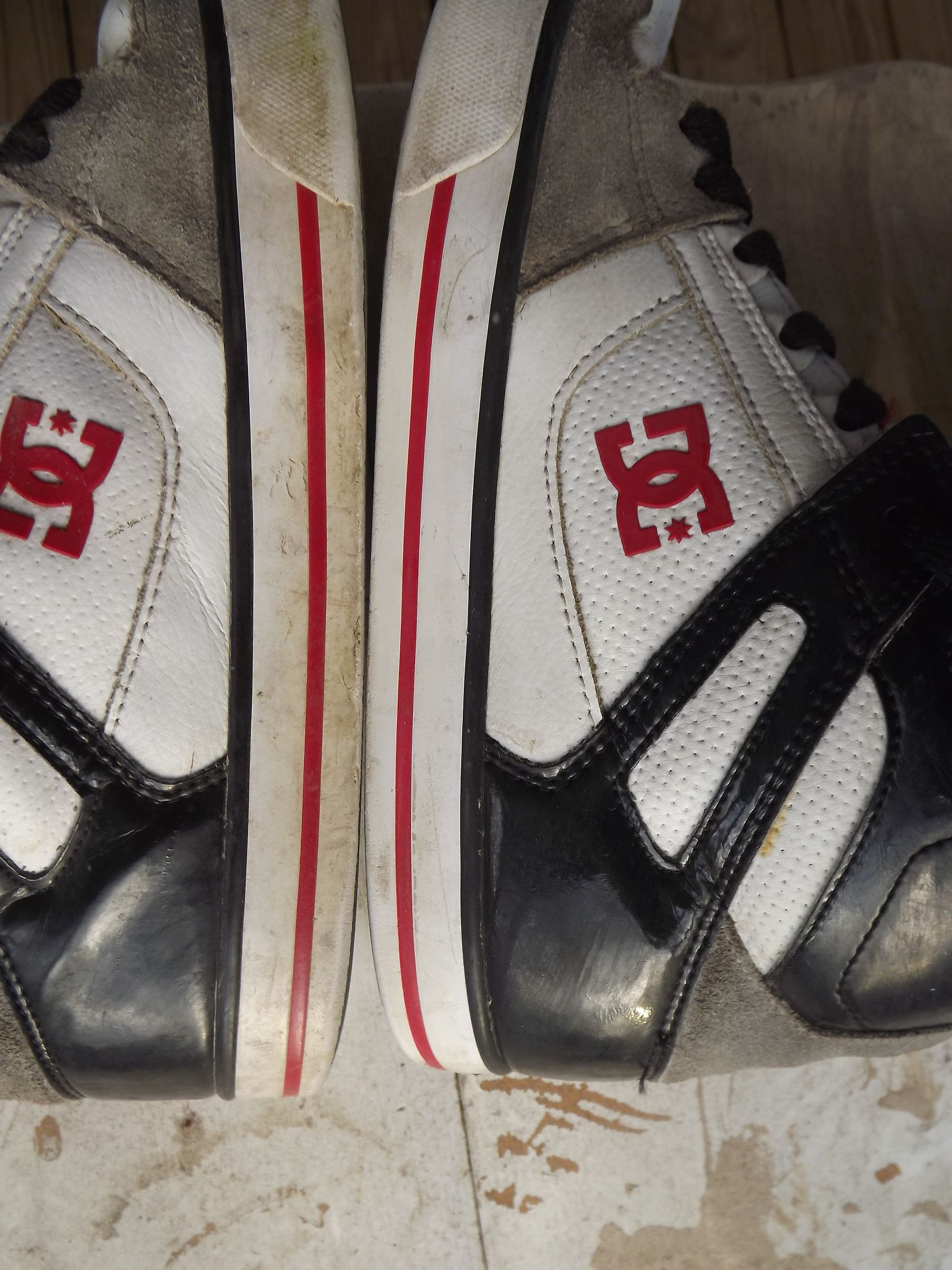 How to Restore Dc Shoes