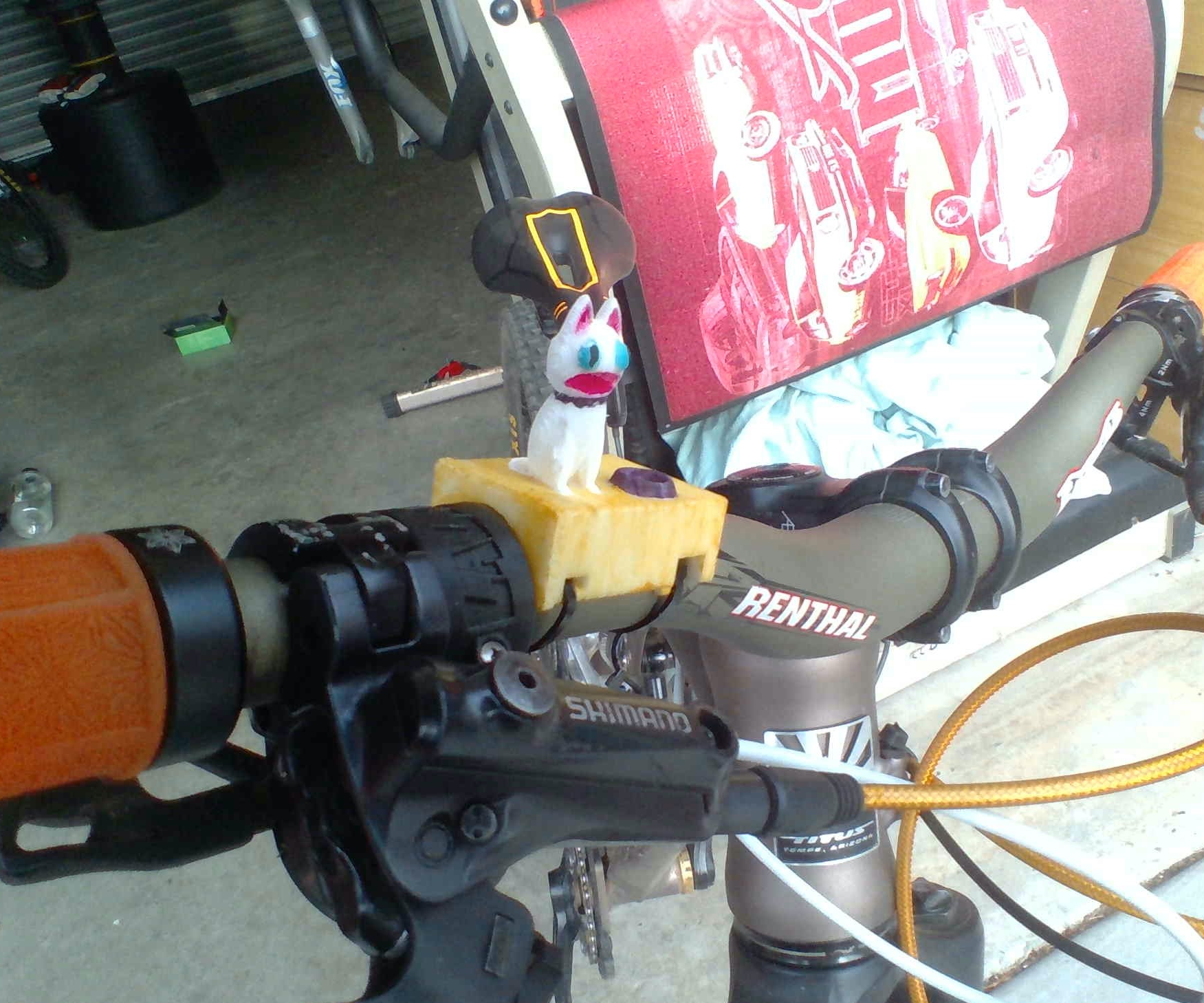 Handlebar Mounted Cat (made in Tinkercad)