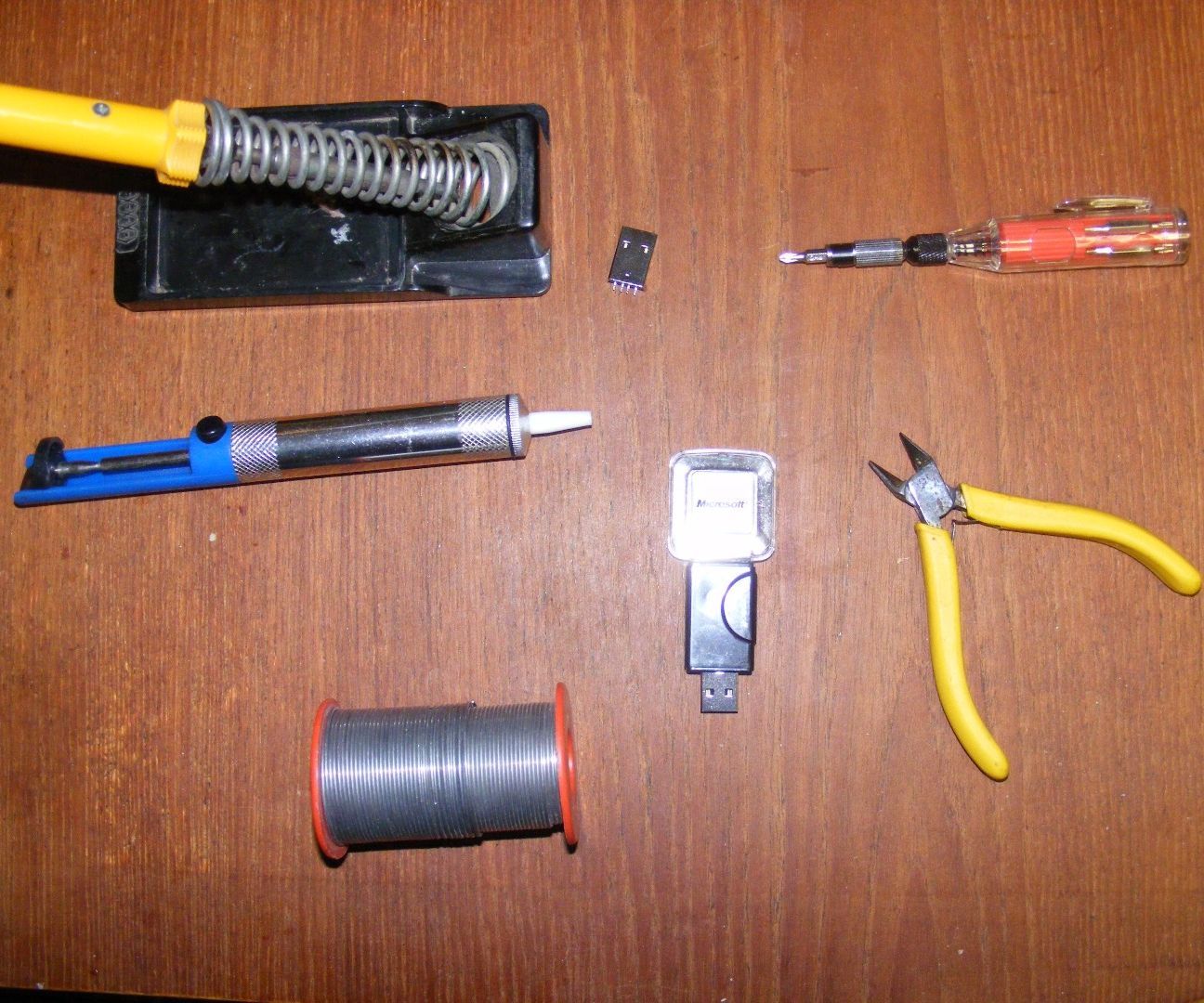 Replacing a Broken USB Connector on a Microsoft Autoroute GPS Receiver ...