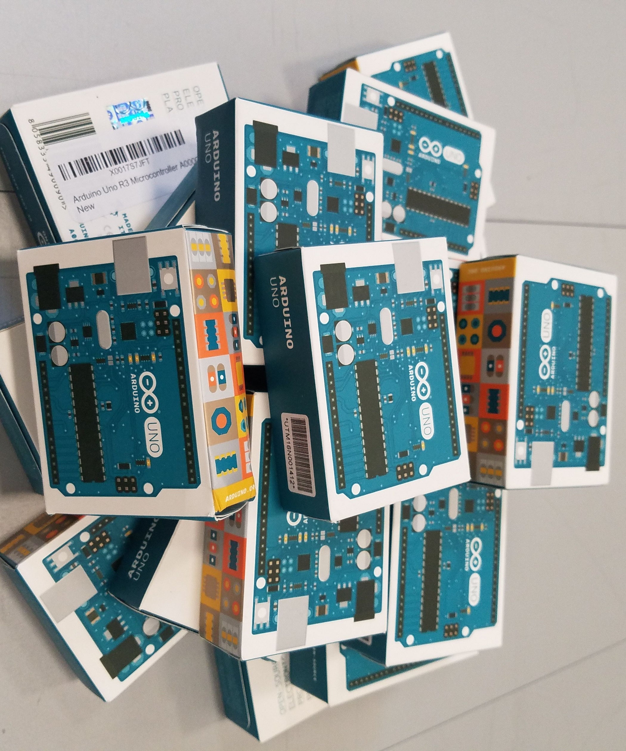  Arduino Uno 3 Ultimate Starter Kit Includes 12 Circuit Learning  Guide : Electronics