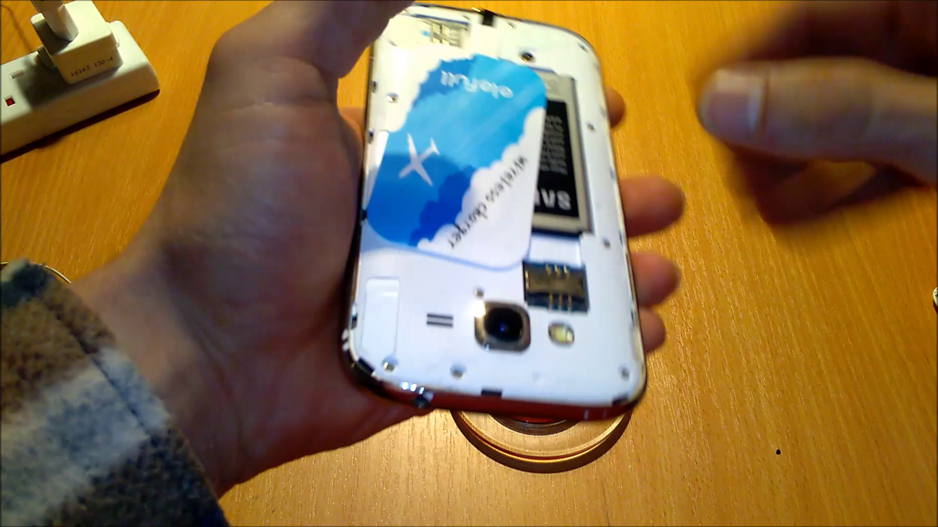 How to Connect Wireless Charger for Any Smartphones : 5 Steps