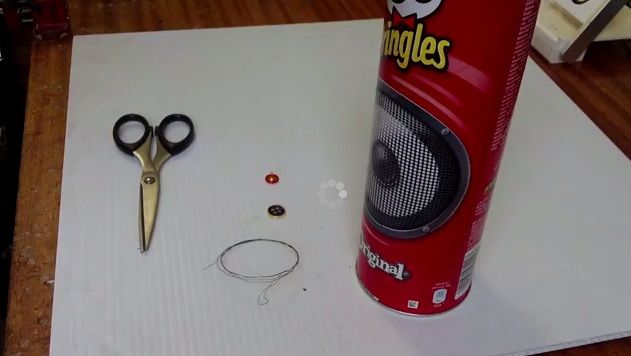 A 5-minute Stringed Instrument From Household Items.