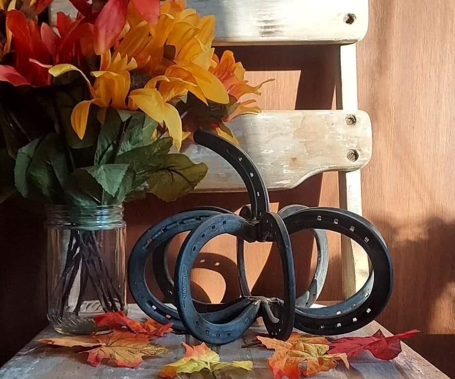 Welded Horseshoe Pumpkin / Fall Decor 9 Steps (with Pictures