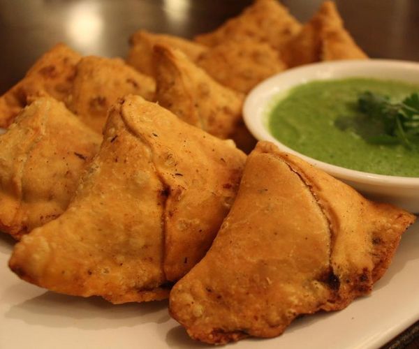 Delicious Curry Pouch Samosas