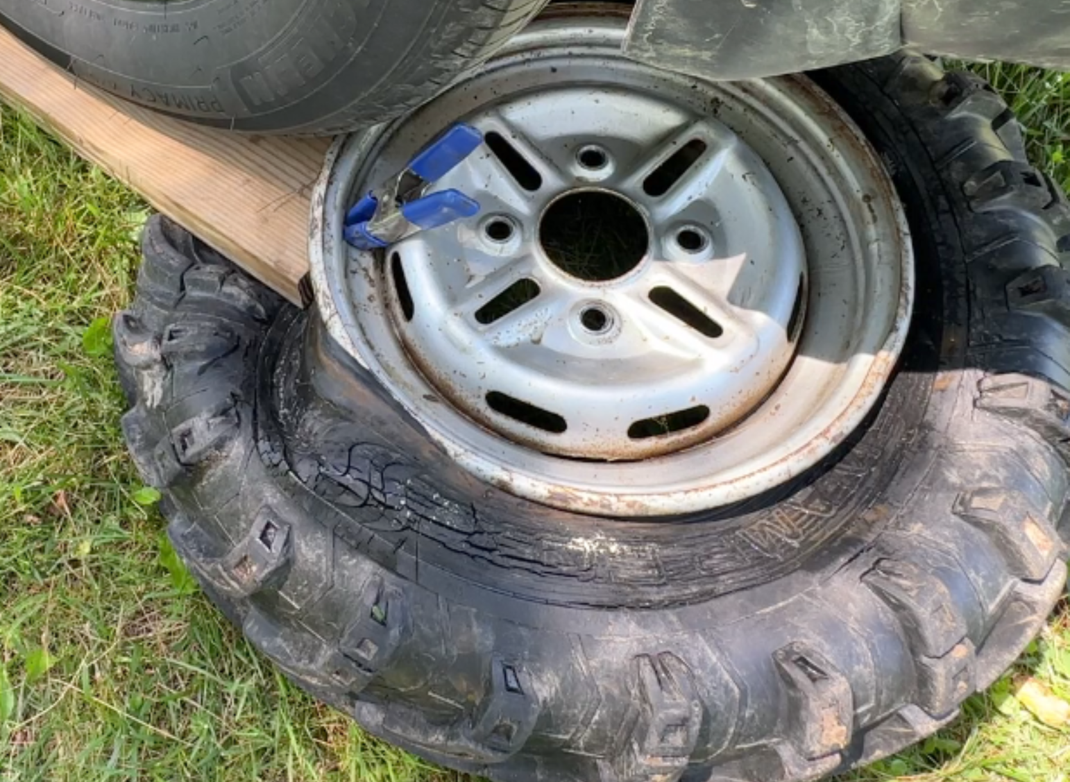 The Tire Horn Put Tubes in Tubeless Tires 8 Steps (with Pictures