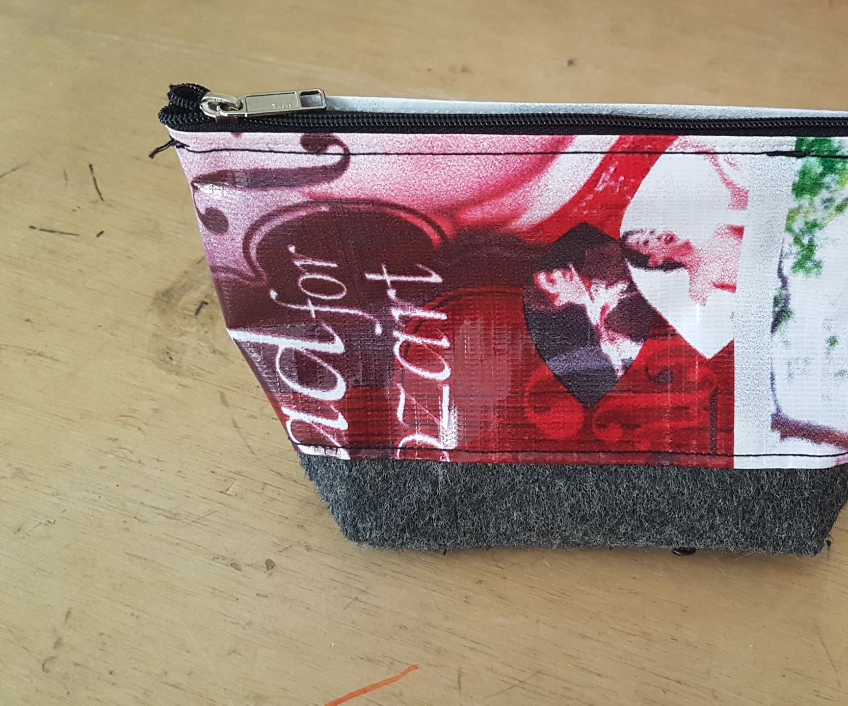  Upcycled Pouch Using Mixed Discarded Material