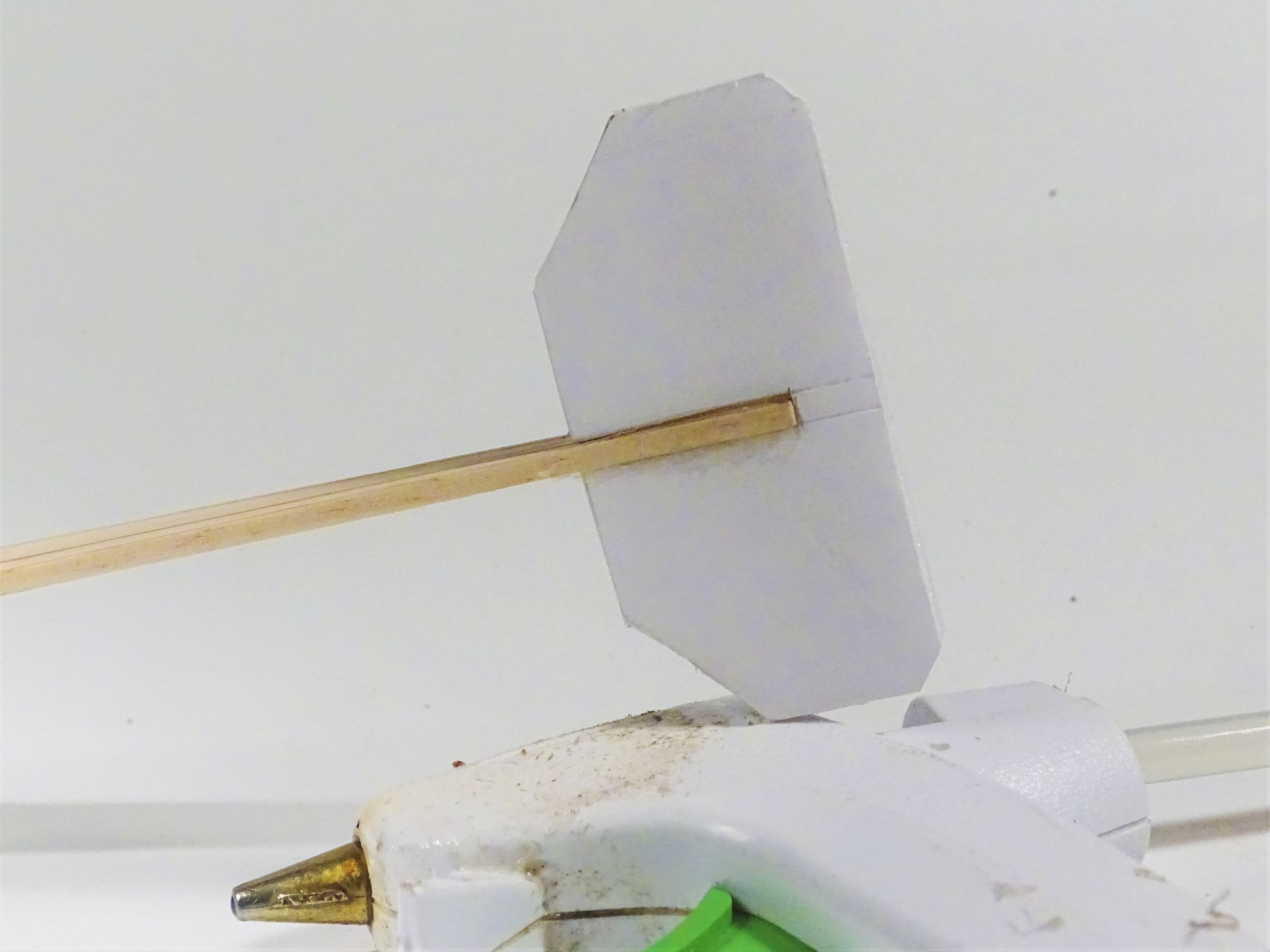 Slingshot Airplane Glider 9 Steps (with Pictures) Instructables