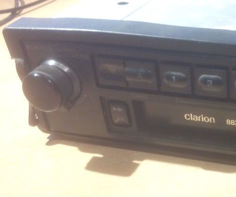 Add a Audio Jack to an Old Car Radio (Clarion 882NP)