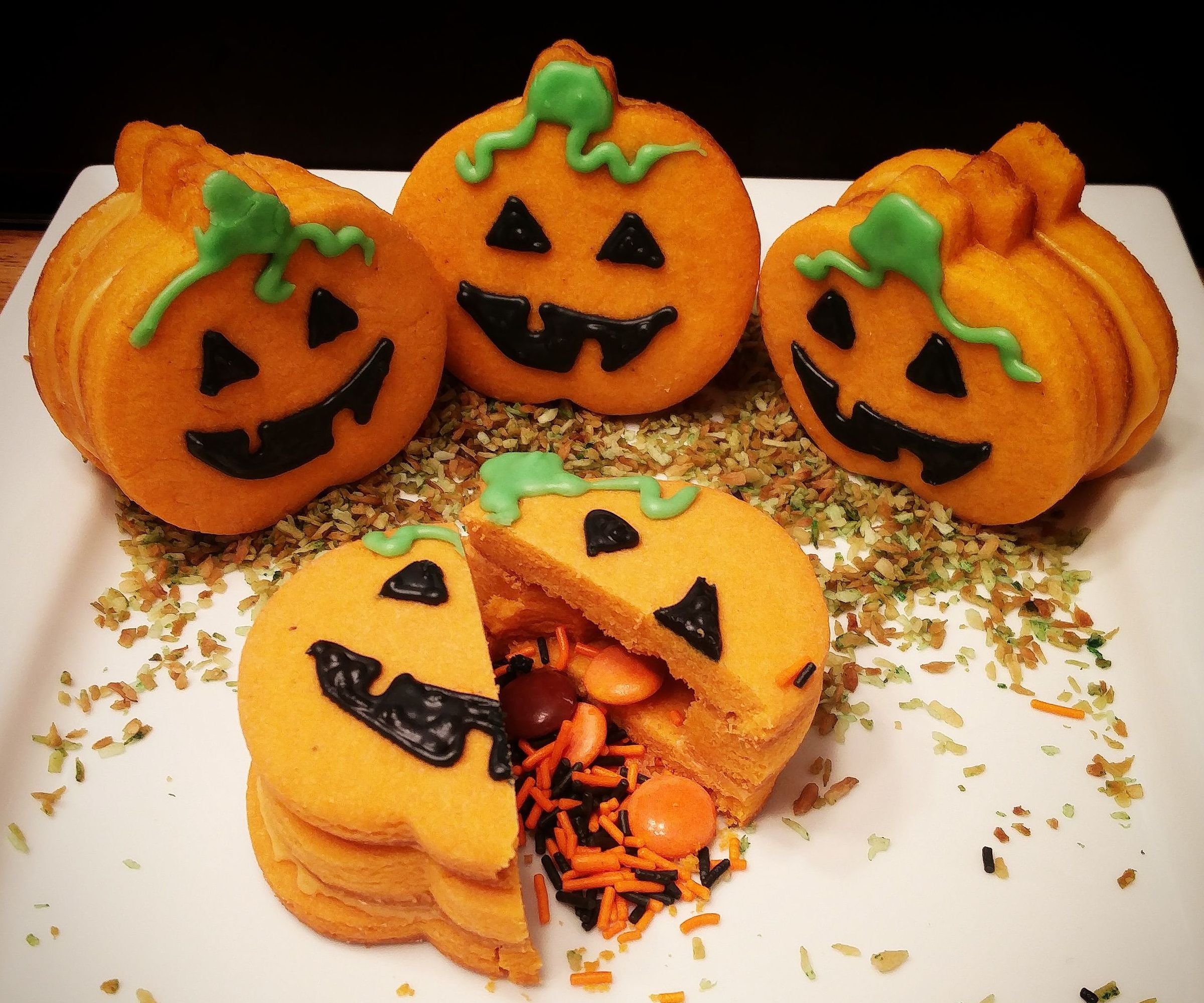 Jack-O-Lantern Piñata Cookies