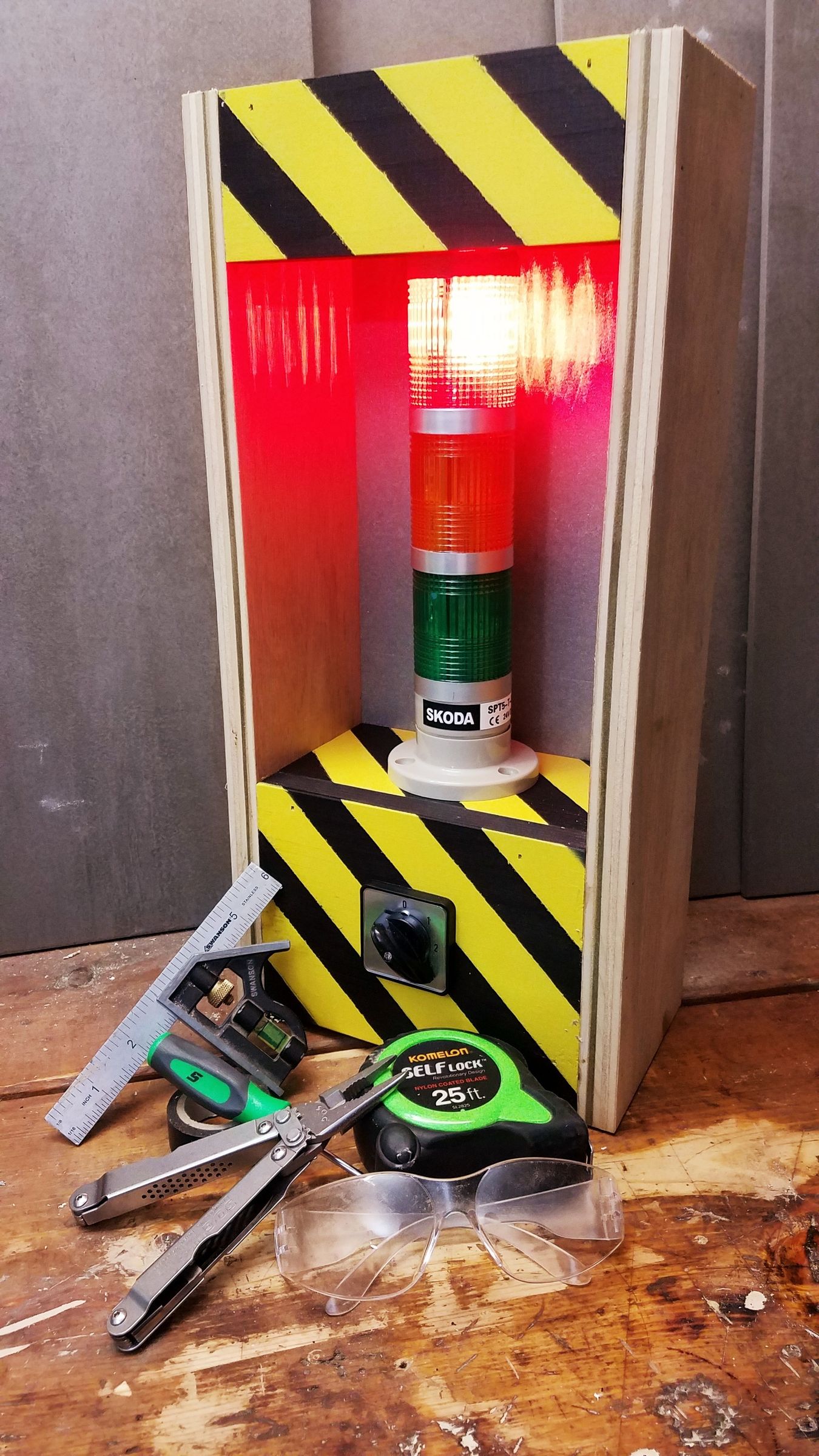 DIY Classroom Stoplight (Noise Management Tool) 12 Steps (with