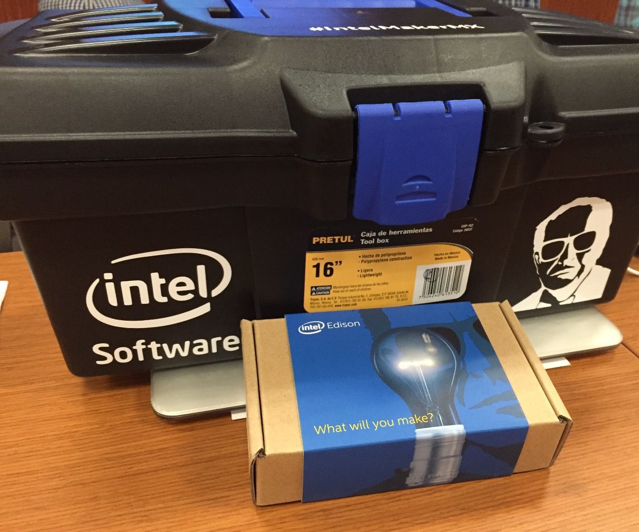 Light Tracking (Intel IoT EDI)