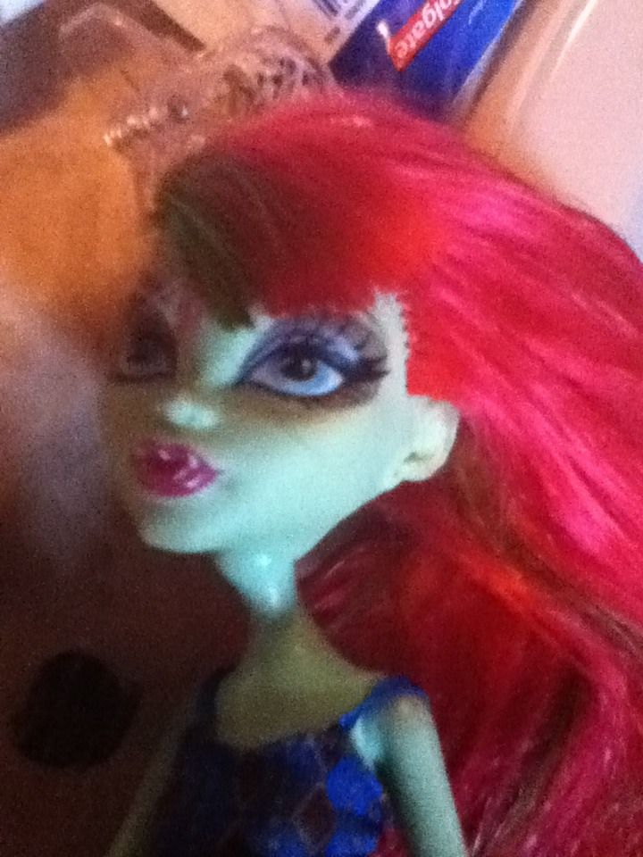 How to Curl Your Dolls Hair 4 Steps Instructables