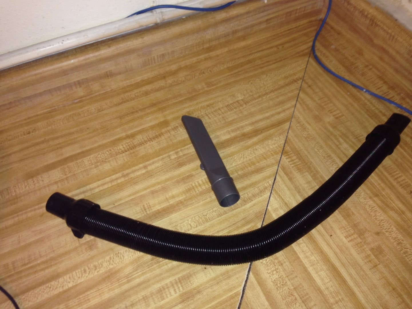 Upcycle (popped Air Mattress + Water Bottle = Shop Vac) 4 Steps