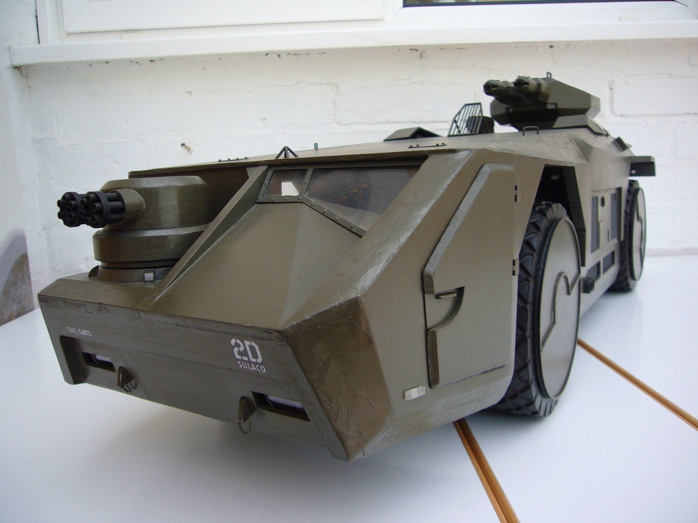 Aliens APC - Radio Controlled