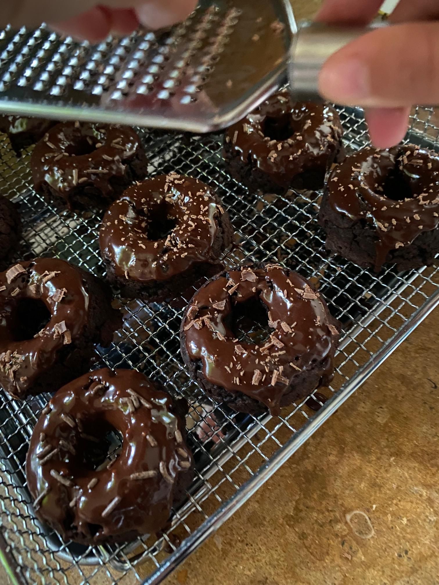 Organic Chocolate Fudge Cake Donuts With Chocolate Glaze 6 Steps