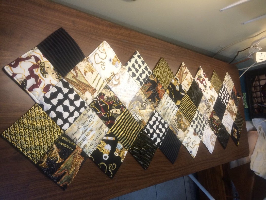 Zig Zag Table Runner