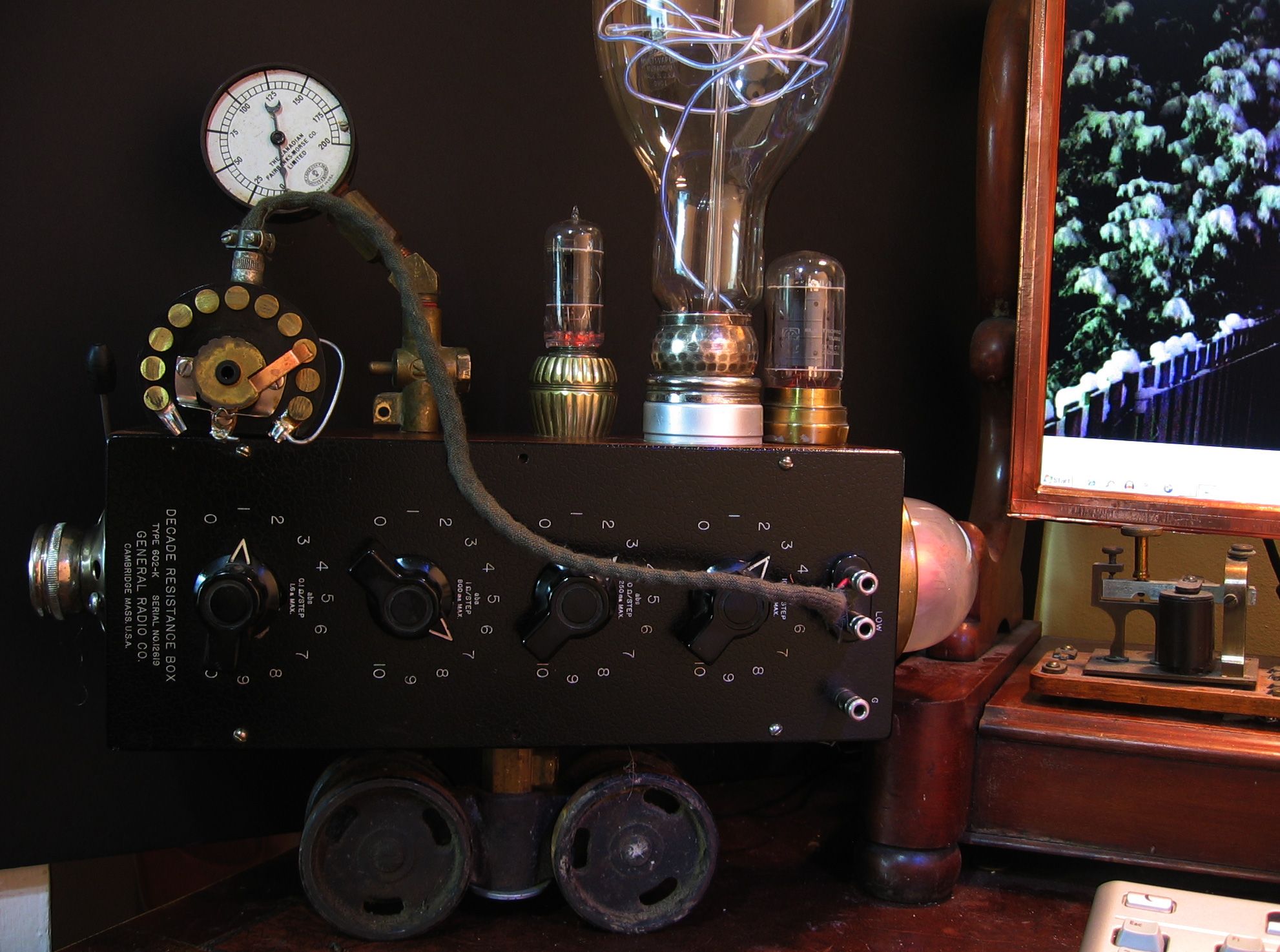 USB PEN DRIVE STORAGE CONTRAPTION