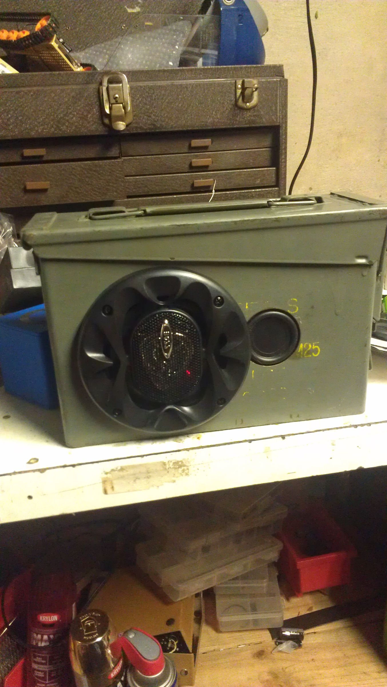 cheap and easy Bluetooth ammo can speakers