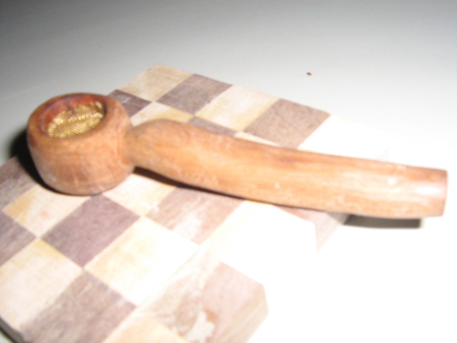 How to Make a Wooden Pipe Out of a Single Piece of Wood