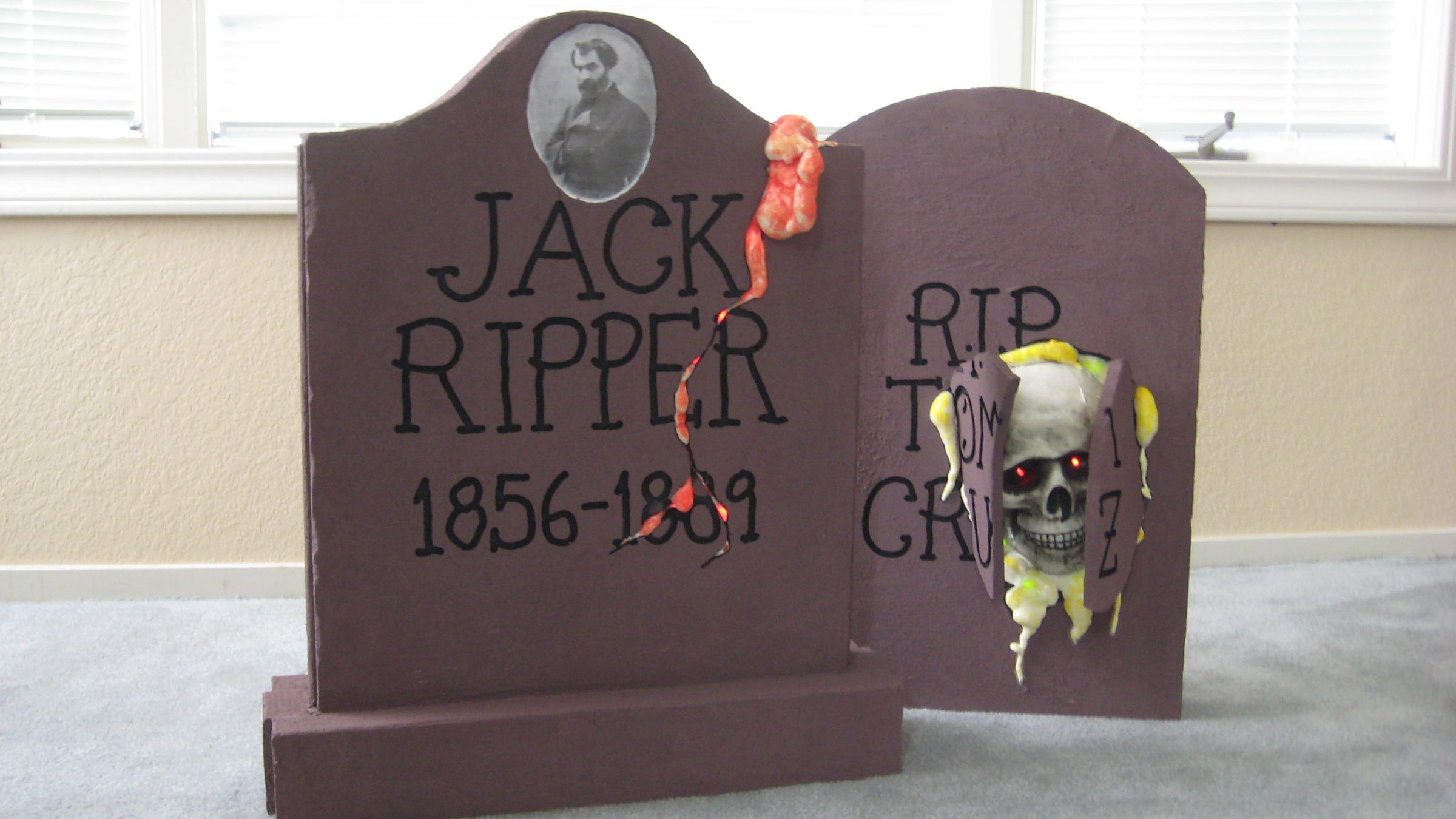 NetherWorld Glowing Tombstones