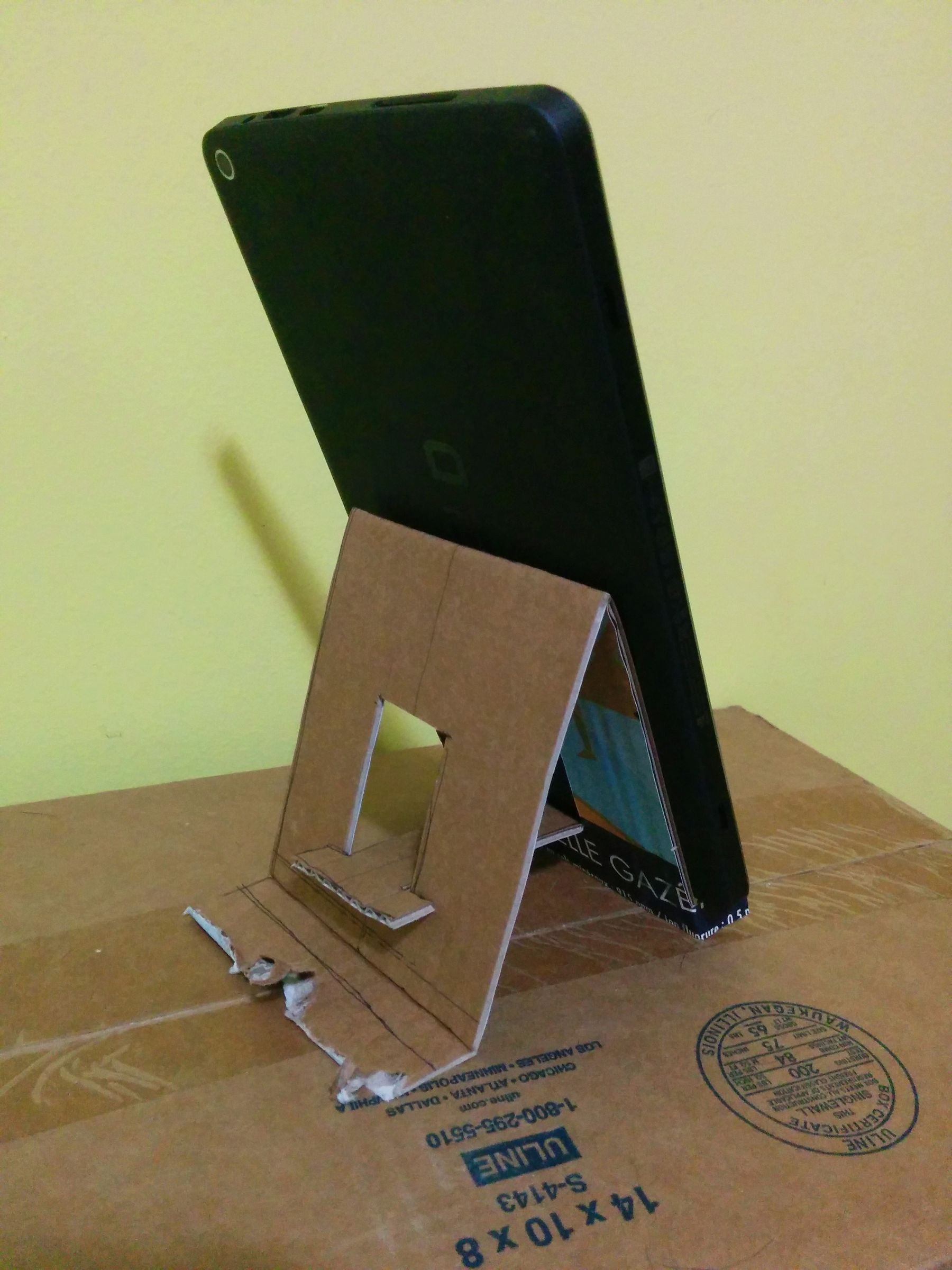 Five Minute Cardboard Tablet Stand Instructables